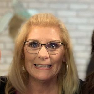 Meet your Posher, Debbi